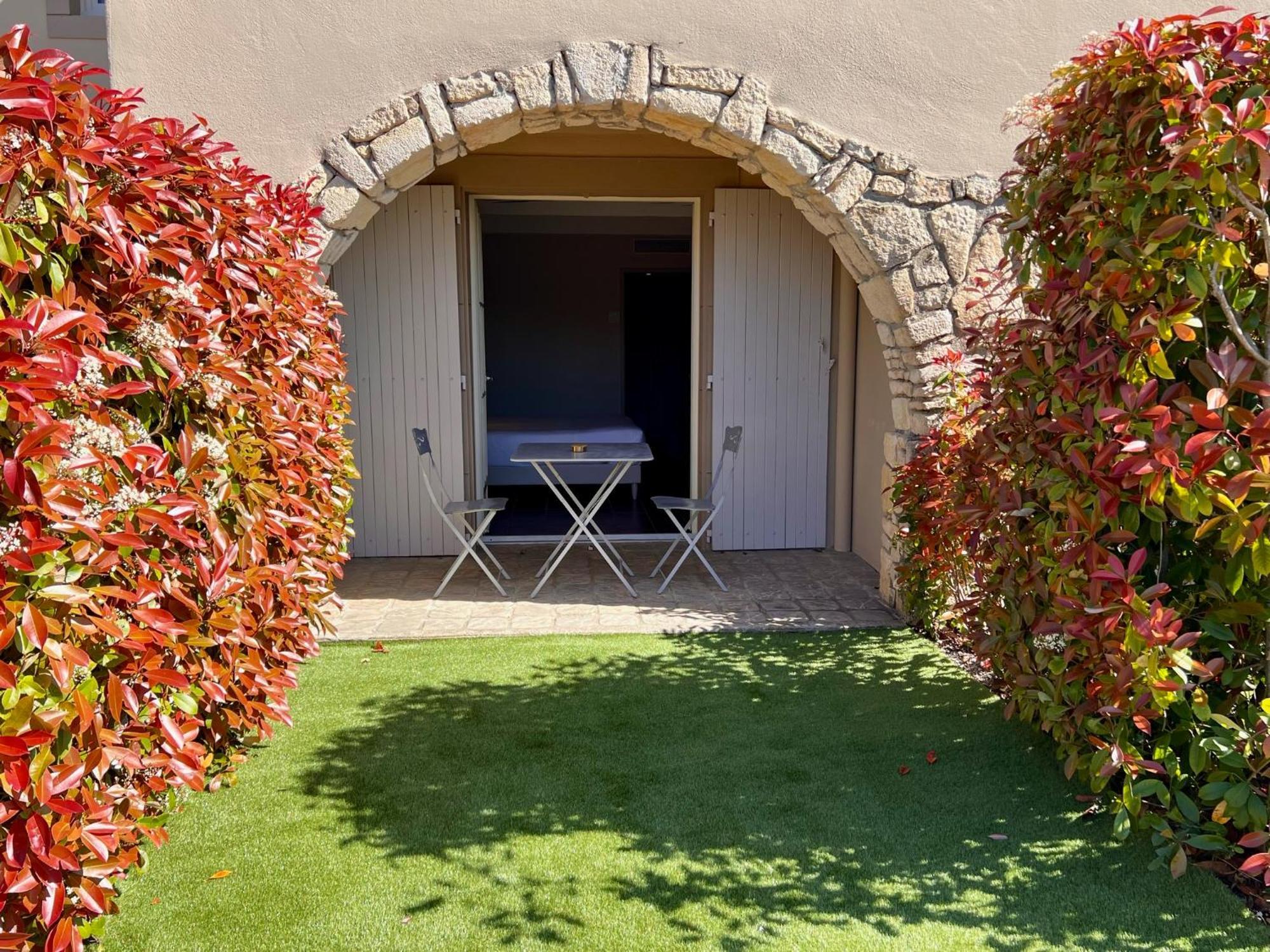 Logis Hotel Restaurant La Bergerie Aragon Экстерьер фото
