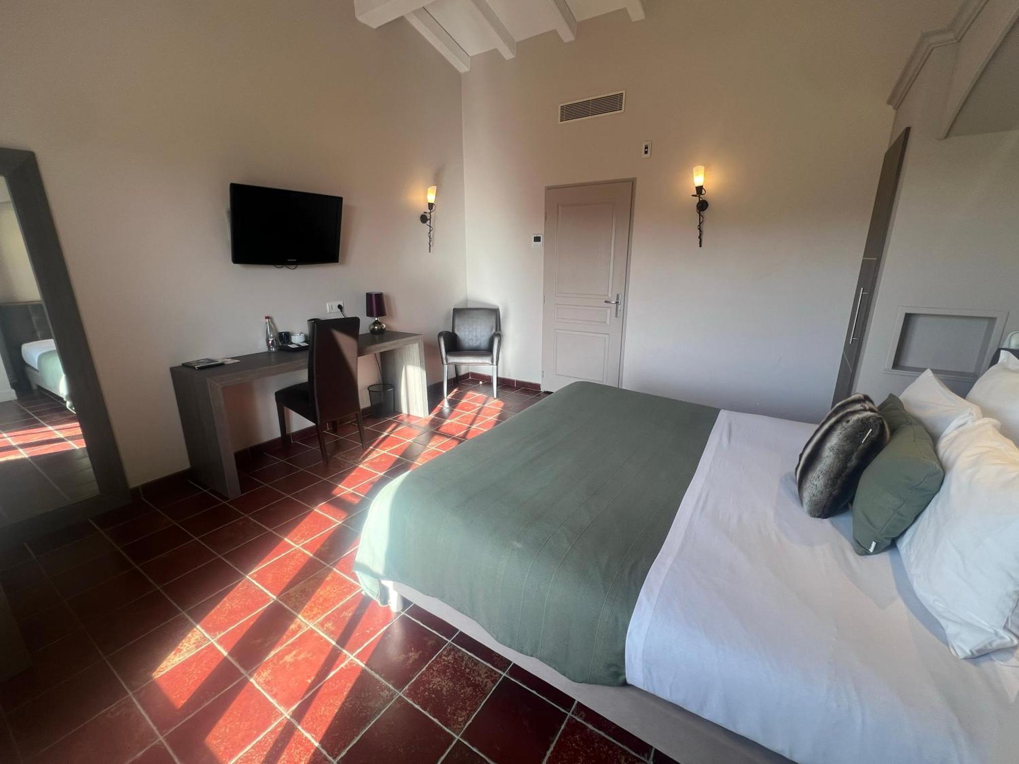 Logis Hotel Restaurant La Bergerie Aragon Экстерьер фото