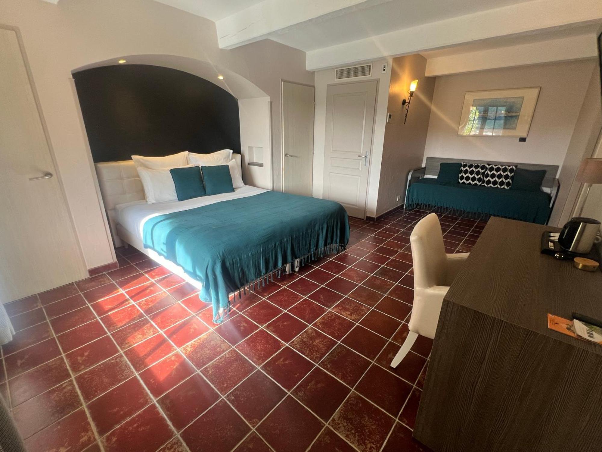 Logis Hotel Restaurant La Bergerie Aragon Экстерьер фото
