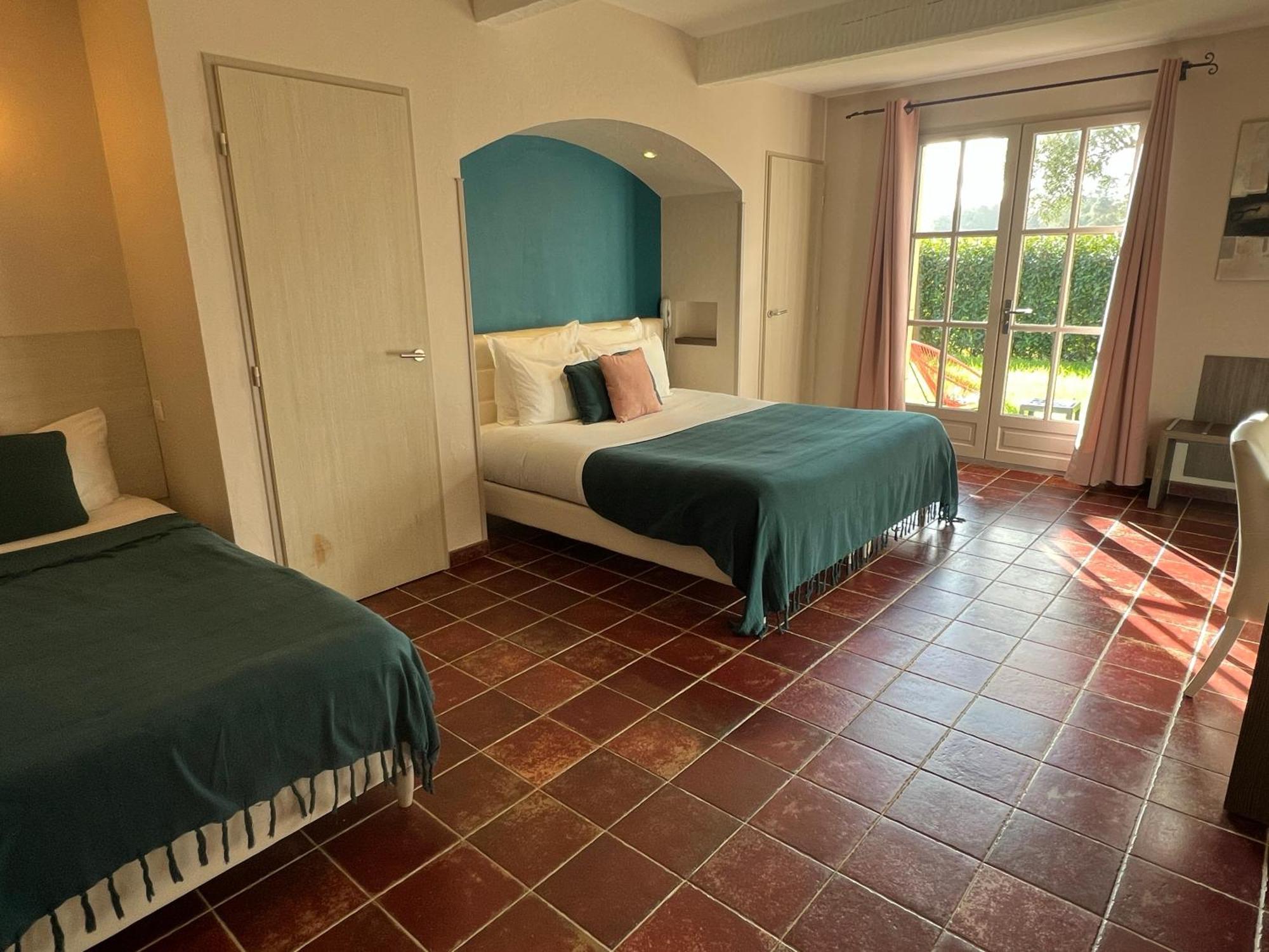 Logis Hotel Restaurant La Bergerie Aragon Номер фото
